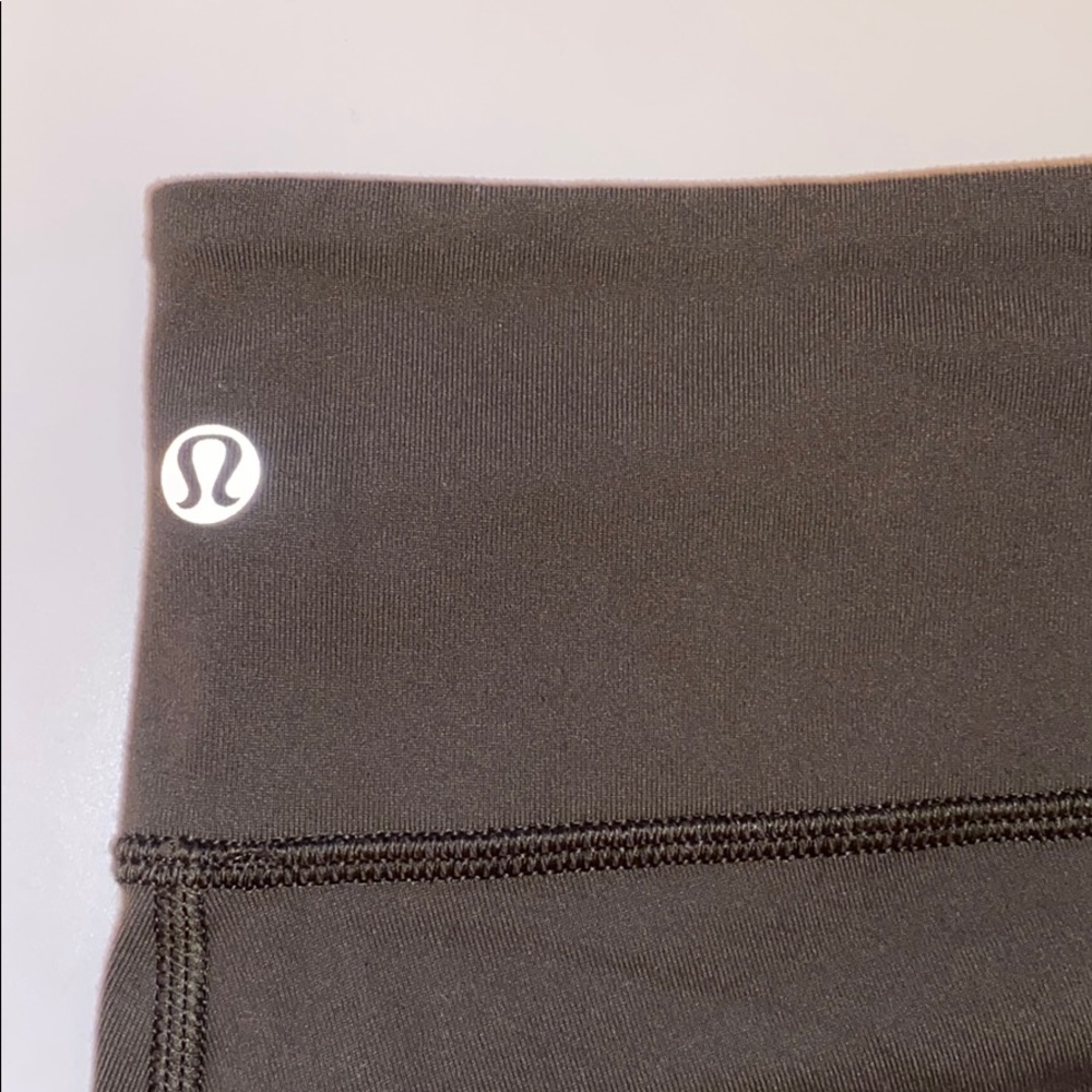 Lululemon Wunder Under leggings! Low waist size 6